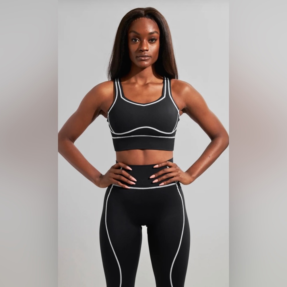 BuffBunny Transcend sports bra, XL, Black/white